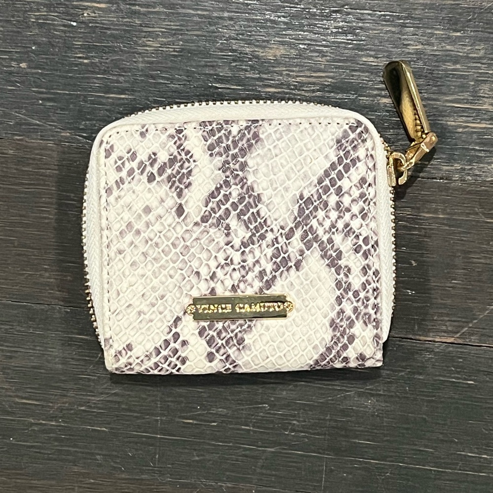Vince Camuto coin purse
